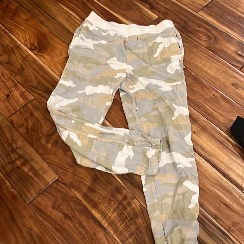Light camo joggers